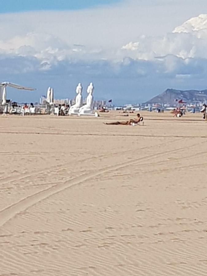 Chillout Grau De Gandia- Attico Para 6 Personas Invitamos Familias Y Jovenes, Dos Banos Buitenkant foto